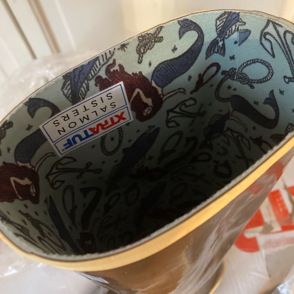 Xtratuf Salmon Sisters Mermaid Life Rainboot size 6 - Picture 4 of 5